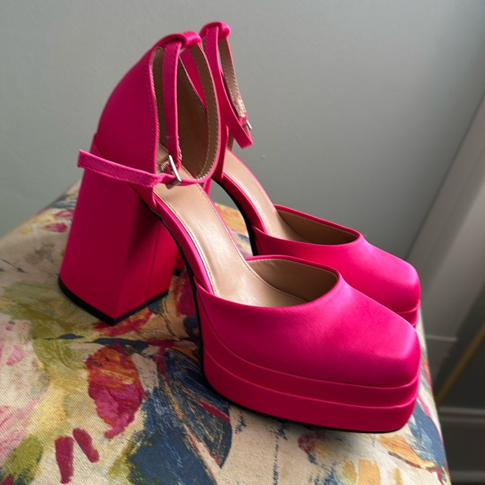 Gorgeous pink platform heels
